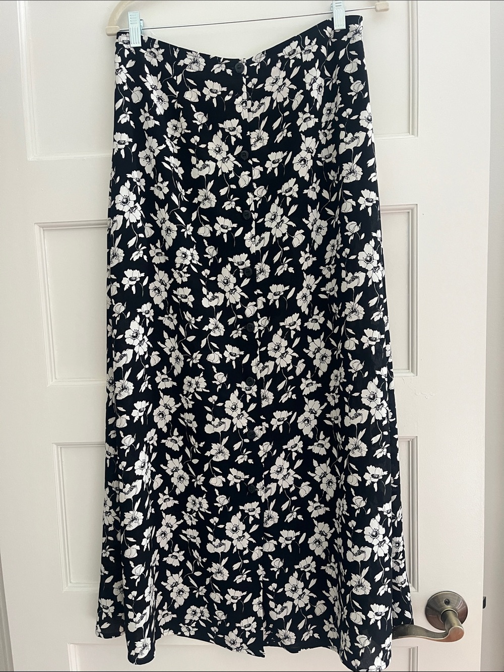 Liz Claiborne Black and White Floral Maxi Skirt vintage 90s